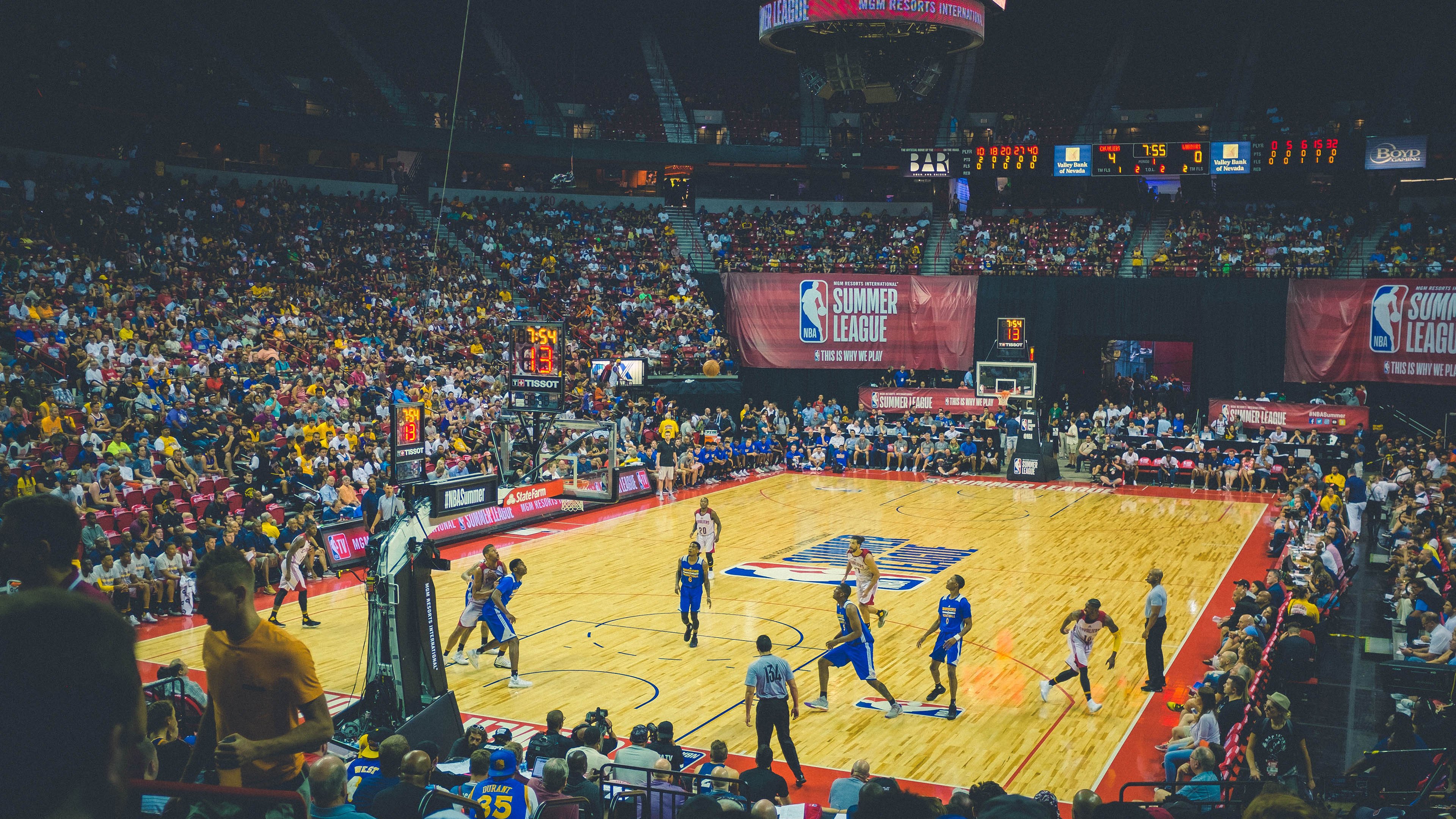 中国篮球推动校园联赛向职业联赛输送人才,中国职业篮球联赛是什么意思